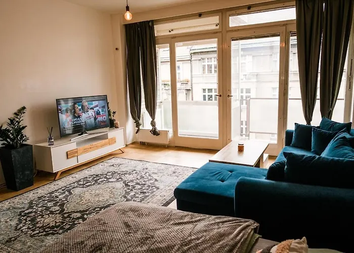Bright 120m 2br Balconies Near Castle * Praga
