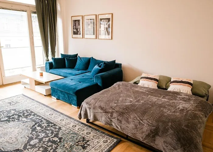 Apartment Bright 120m 2br Balconies Near Castle Prag