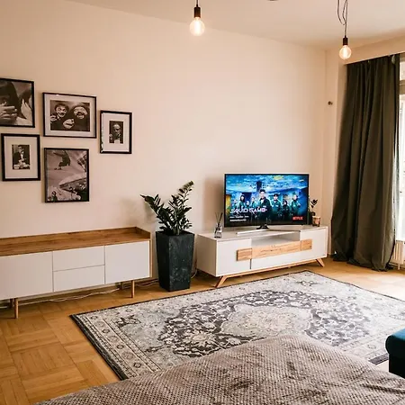 Apartman Bright 120m 2br Balconies Near Castle Prága